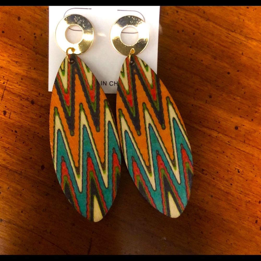 Cute light weight earrings for pierced ears